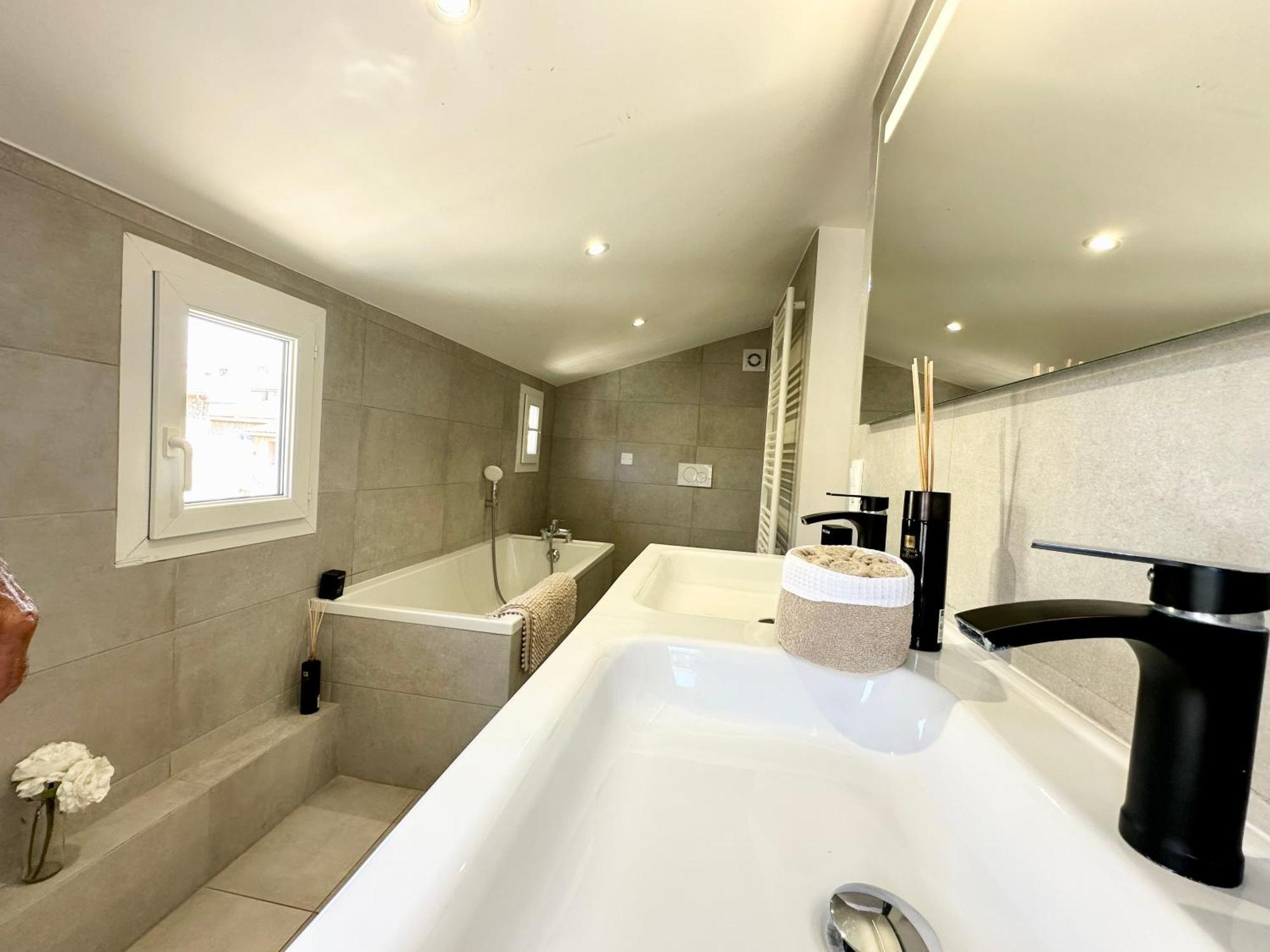 Gorgeous Brand New 2 Bedrooms أنتيب المظهر الخارجي الصورة
